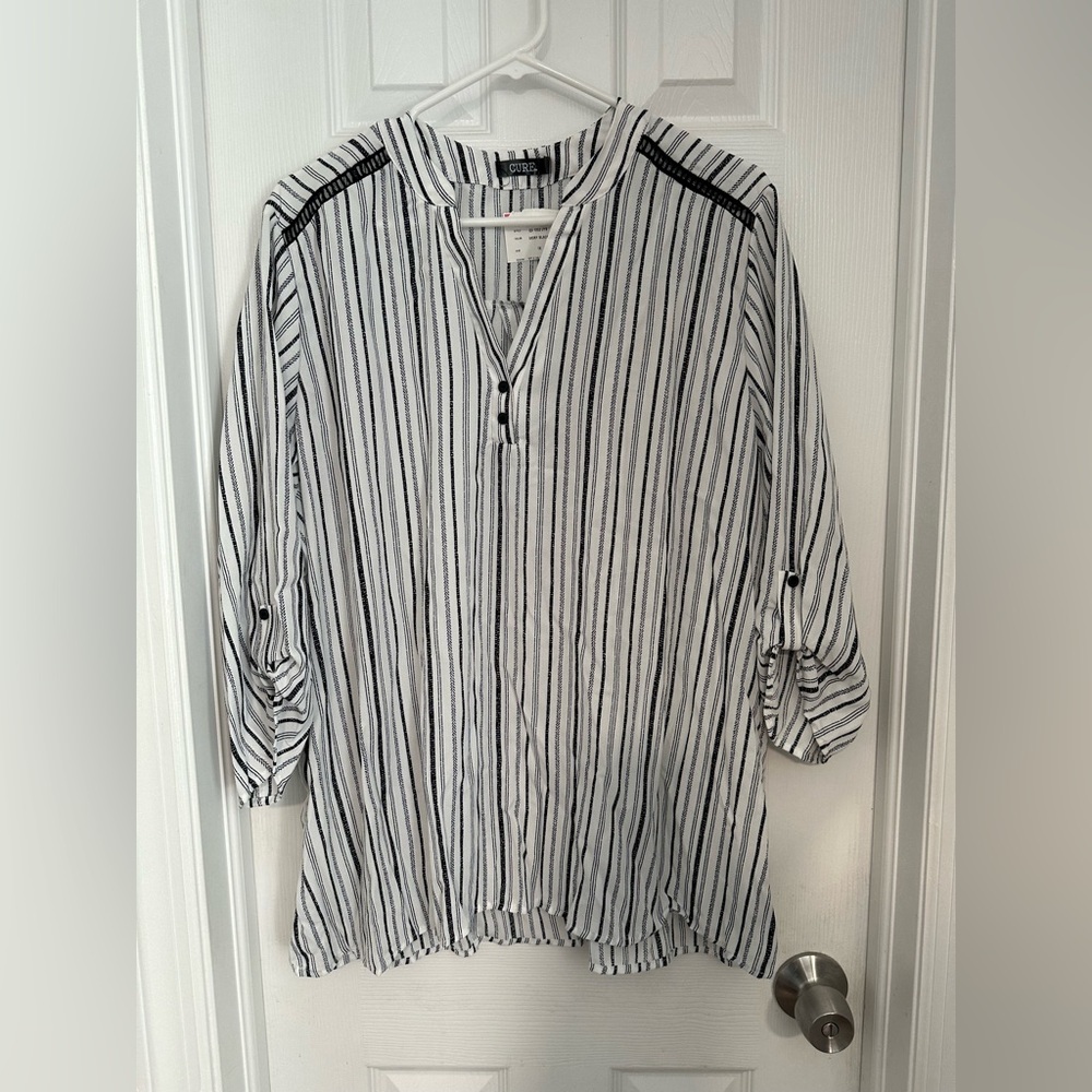 Women’s Black and‎ white Shirt blouse 2X NWT